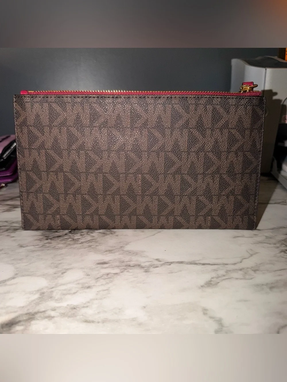 Michael Kors jet set large clutch (berry)